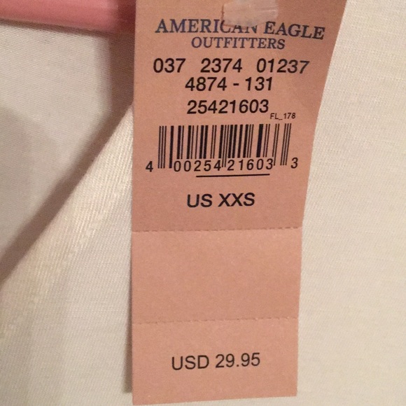 American Eagle soft & sexy cream top XXS
NWT - Picture 3 of 5